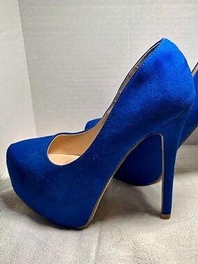 Dream Pairs Women's Bright Blue Faux Suede Platform Pumps